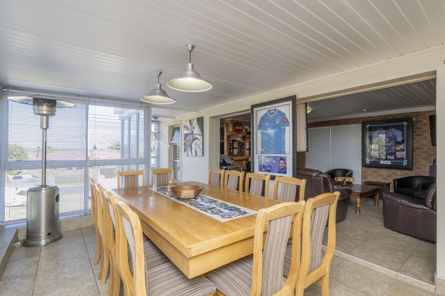8 Bedroom Property for Sale in Brackenfell South Western Cape